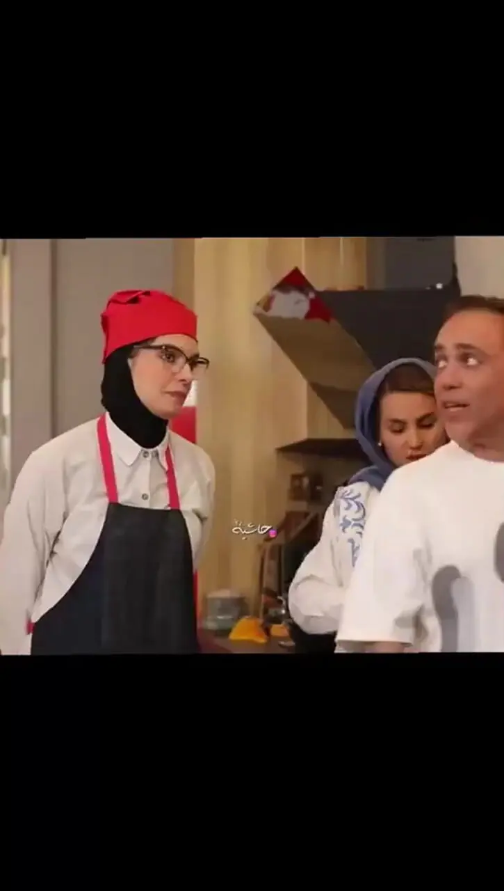 رونمایی الیکا عبدالرزاقی و امین زندگانی از دکوراسیون خانه جدیدشان؛ از منزلی پر از گلهای سانسوریا و مبلمانی خوشرنگ تا یخچالی مینیمال به رنگ قرمز در آشپزخانه