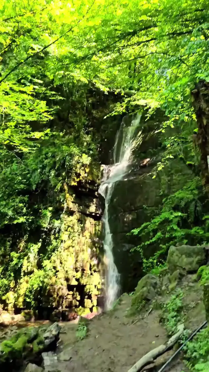 فیلم آبشار شفت در منطقه وزن بن