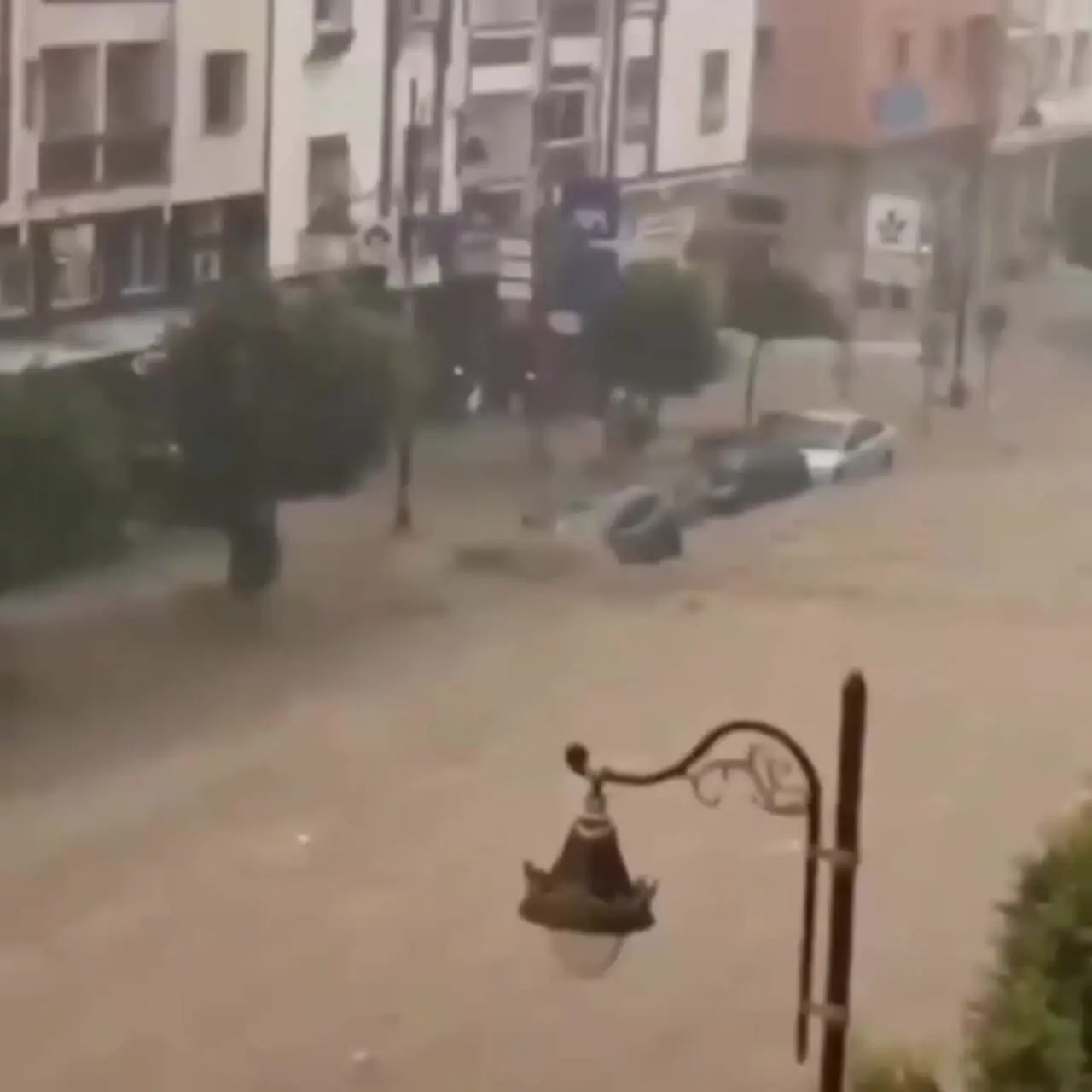 فیلم سیل مرگبار مراکش جان ۳۷ نفر را گرفت