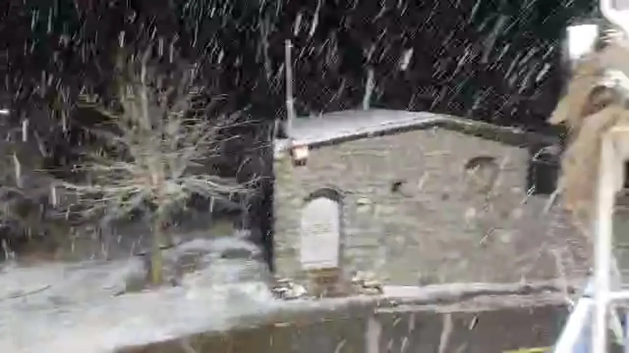 فیلم بارش برف در روستای کهن رزان رفسنجان