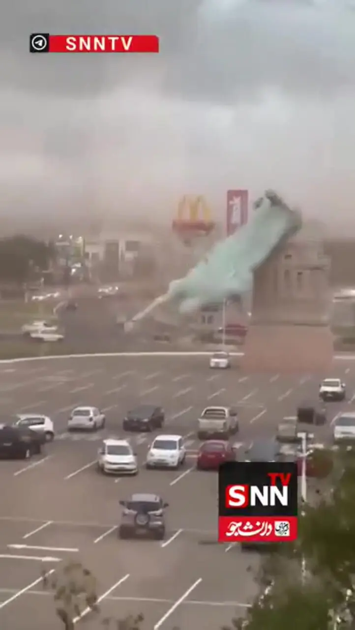 فیلم سقوط ماکت مجسمه آزادی در برزیل بر اثر طوفان