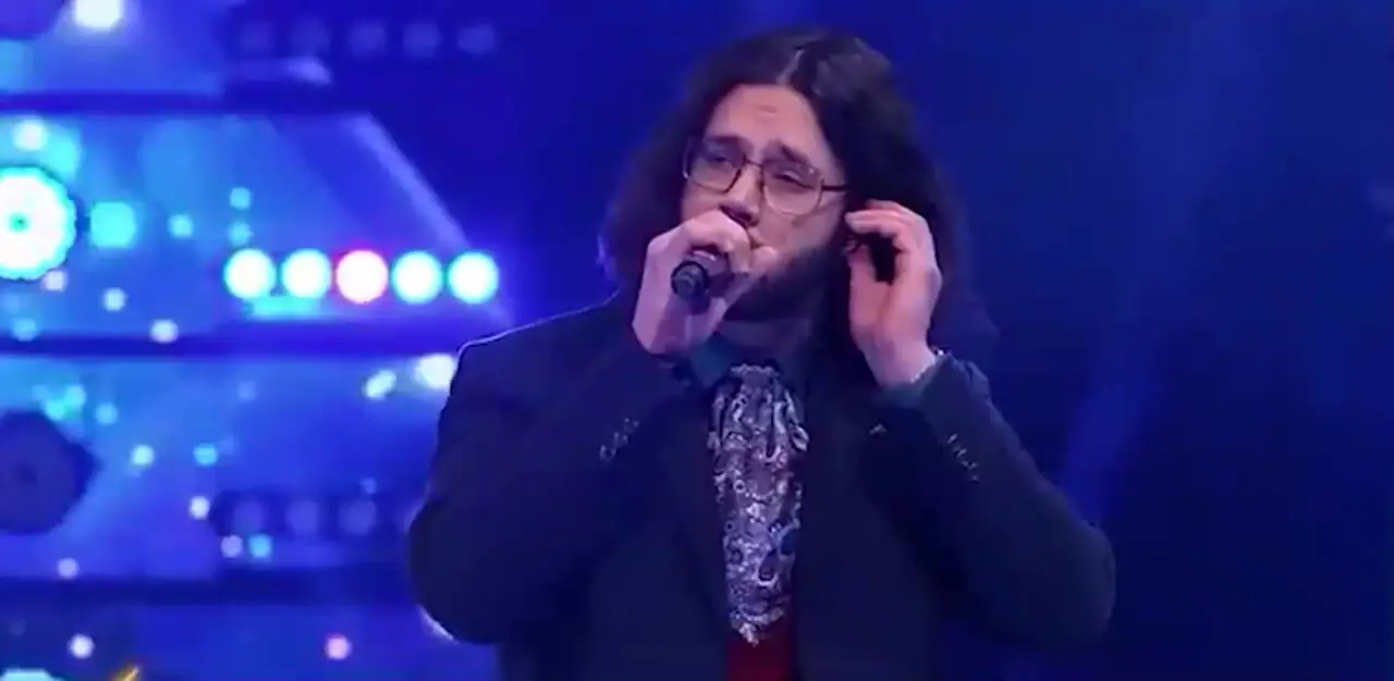 فیلم / مات و مبهوت شدن داورا و حضار در صداتو ... / بگذر ز من ای آشنا/ آواز میخکوب‌کننده شرکت کننده برنامه صداتو با حضور لیانا شریفیان / با این صدا میشه ساعت‌ها گریست