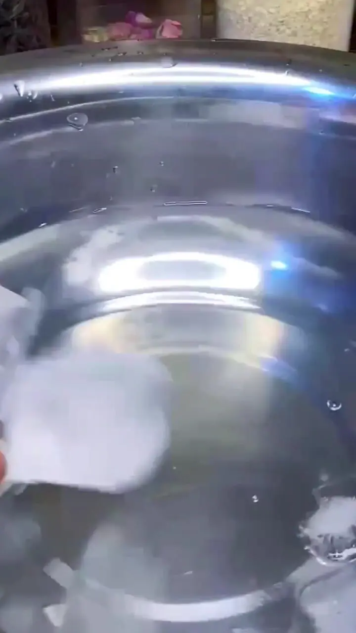 طرز تهیه سیب‌زمینی سرخ‌کرده ترد با تکنیکی که در آشپزخانه‌های حرفه‌ای استفاده می‌شود + فیلم