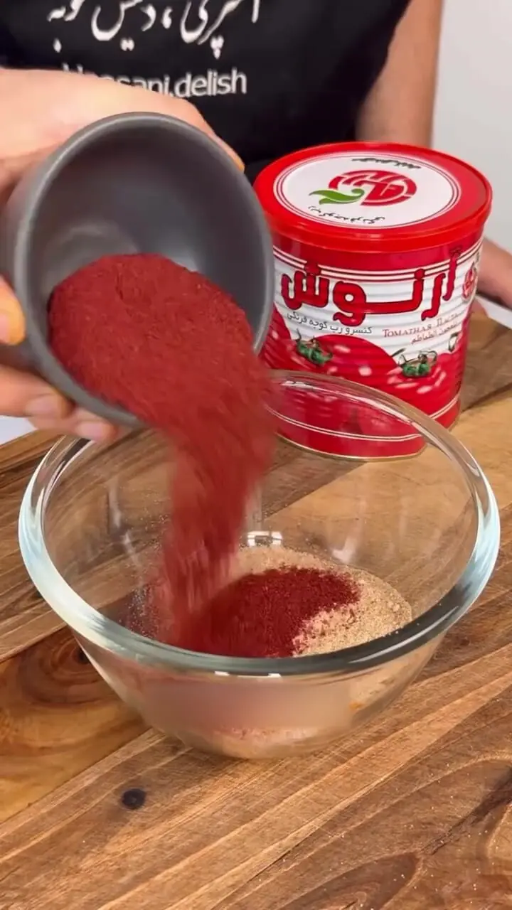 طرز تهیه مرغ سماقی با تابه؛ آموزش یک غذای اصیل بدون نیاز به فر + فیلم