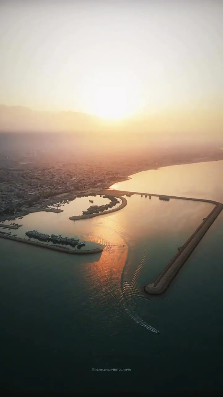 اسکله کنگان؛ قلب تپنده حمل‌ و نقل دریایی بوشهر+ فیلم