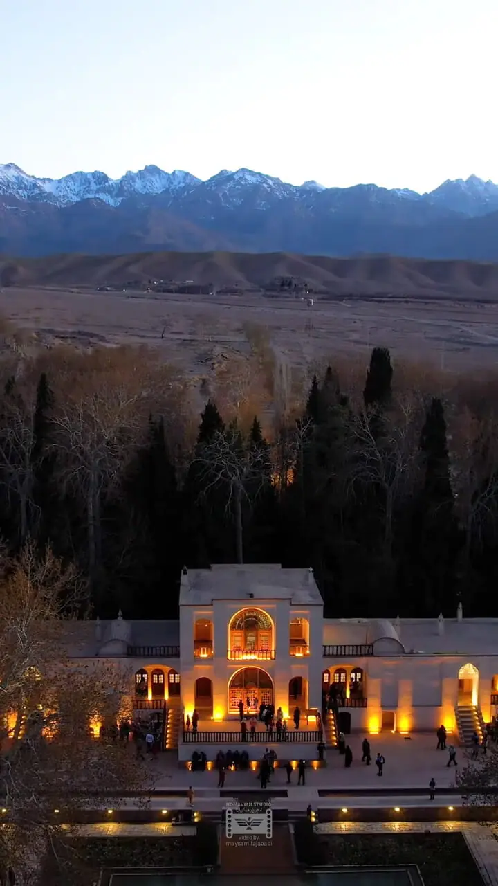 شکوه معماری ایرانی در دل کویر؛ باغ شاهزاده + فیلم 