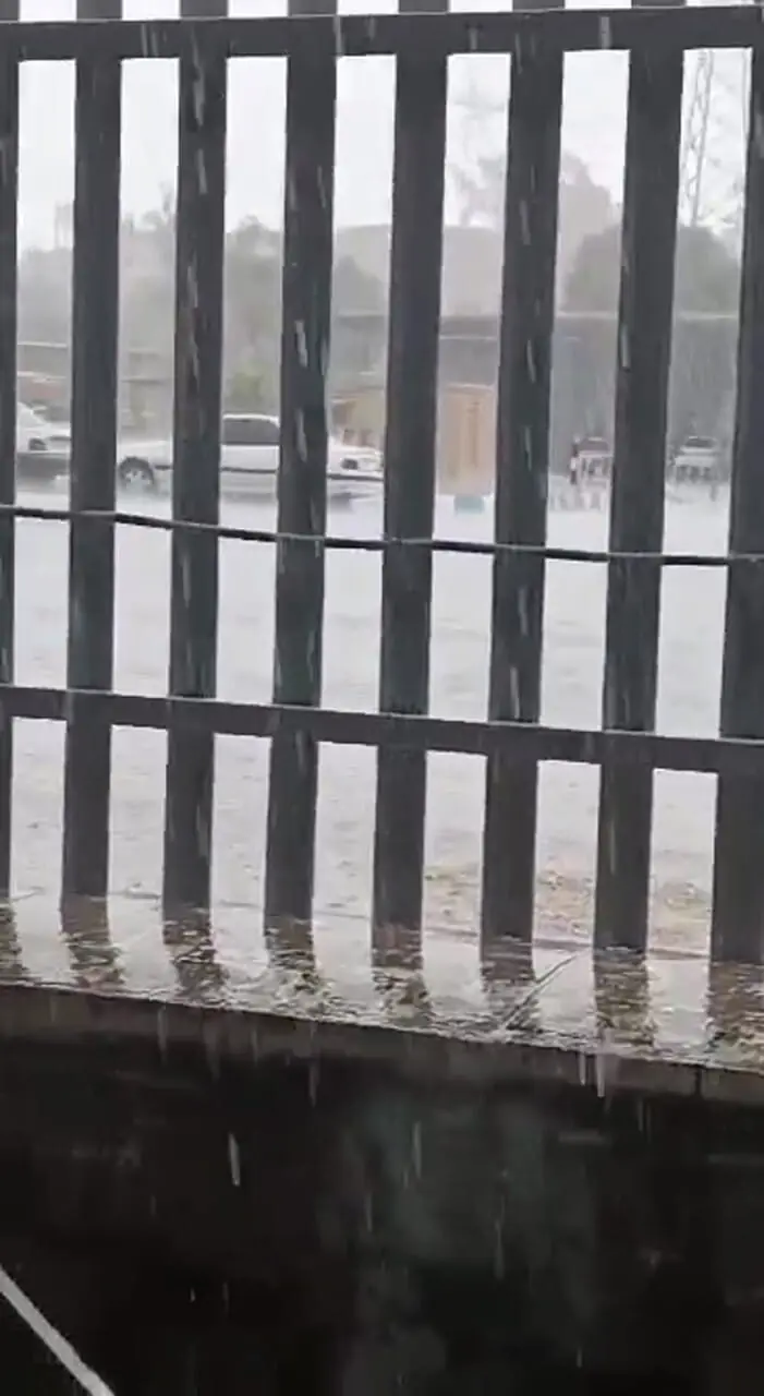 فیلم بارش شدید باران در پالایشگاه گاز بیدبلند بهبهان