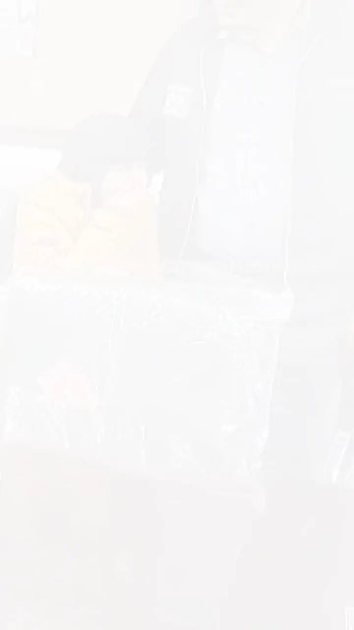 لحظه زیبای بازگشت جوان گمشده به آغوش خانواده پس از 17 سال / فیلم