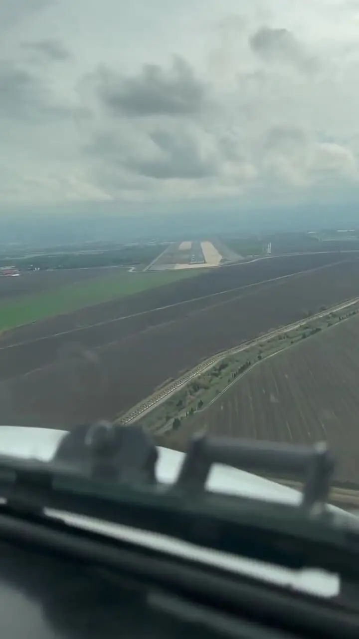 فیلم لحظه فرود هواپیما در فرودگاه دشت ناز ساری