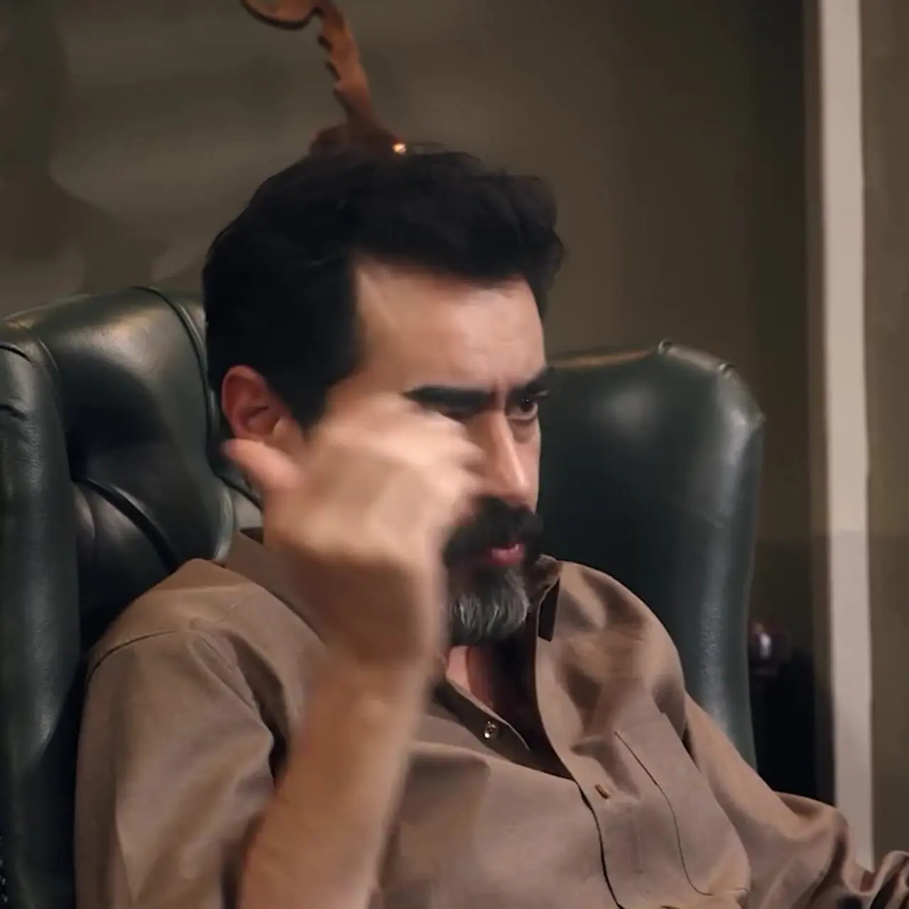 فیلم/  کل کل سنگین شهاب حسینی و امیر آقایی در سریال  گناه فرشته / آتیش بازی دوباره شهاب حسینی رو ببینید