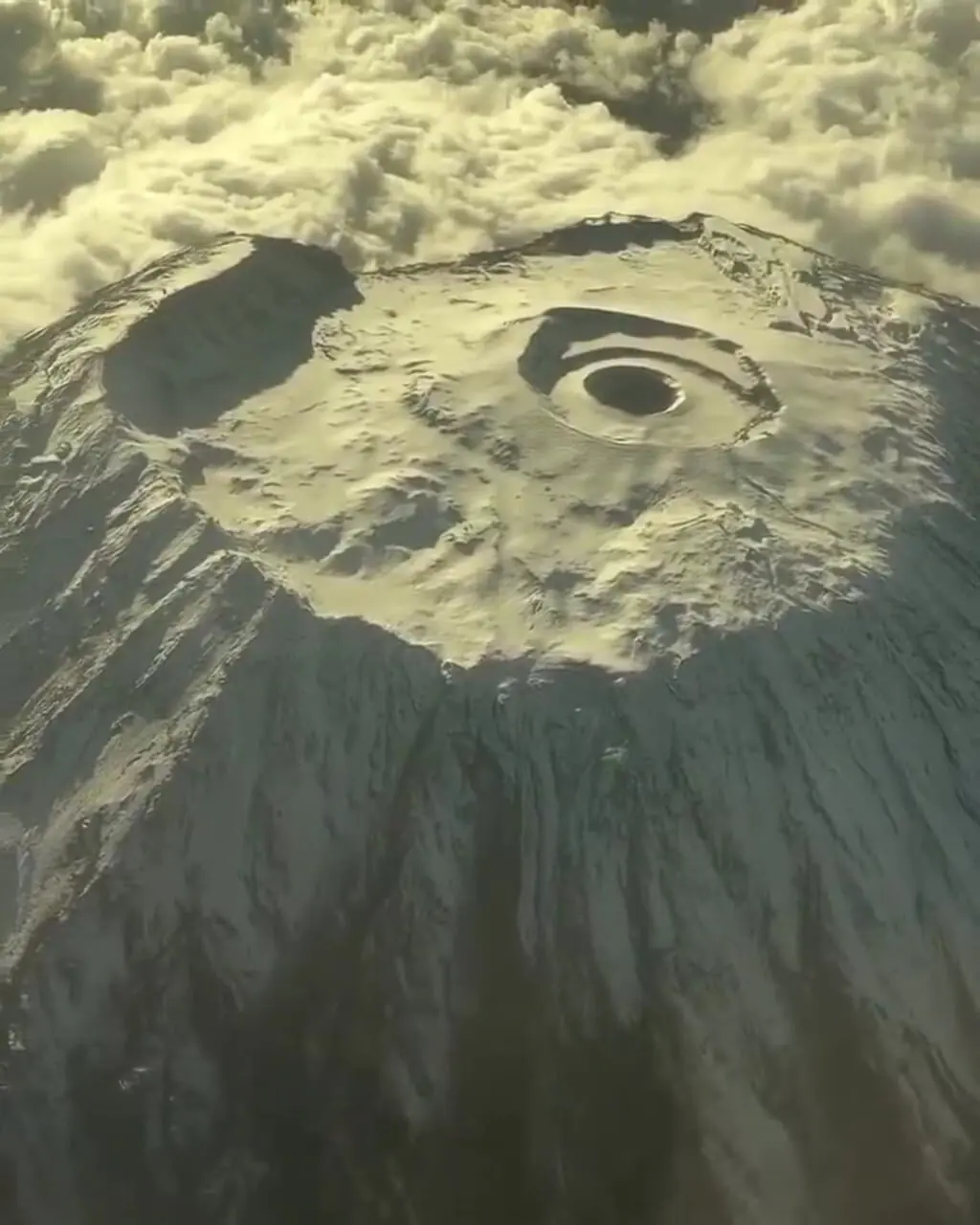 فیلم نمای نفس گیر کلیمانجارو از کابین خلبان