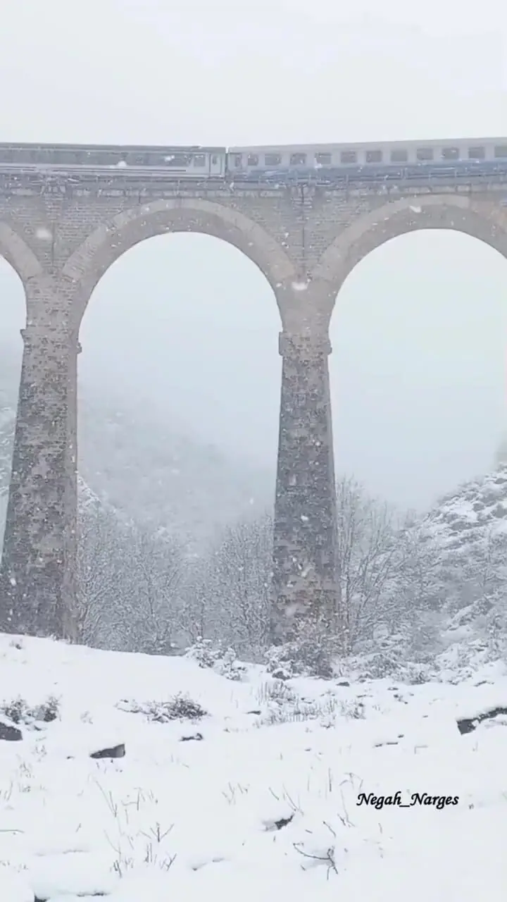 فیلم هوای سرد و بارش برف در پل کلانتری مازندران