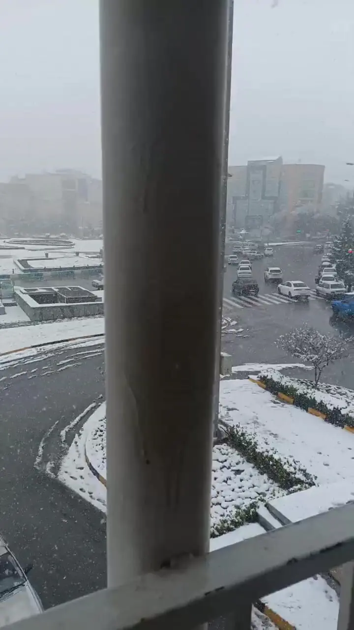 فیلم سفیدپوش شدن دروازه شیراز اصفهان با برف