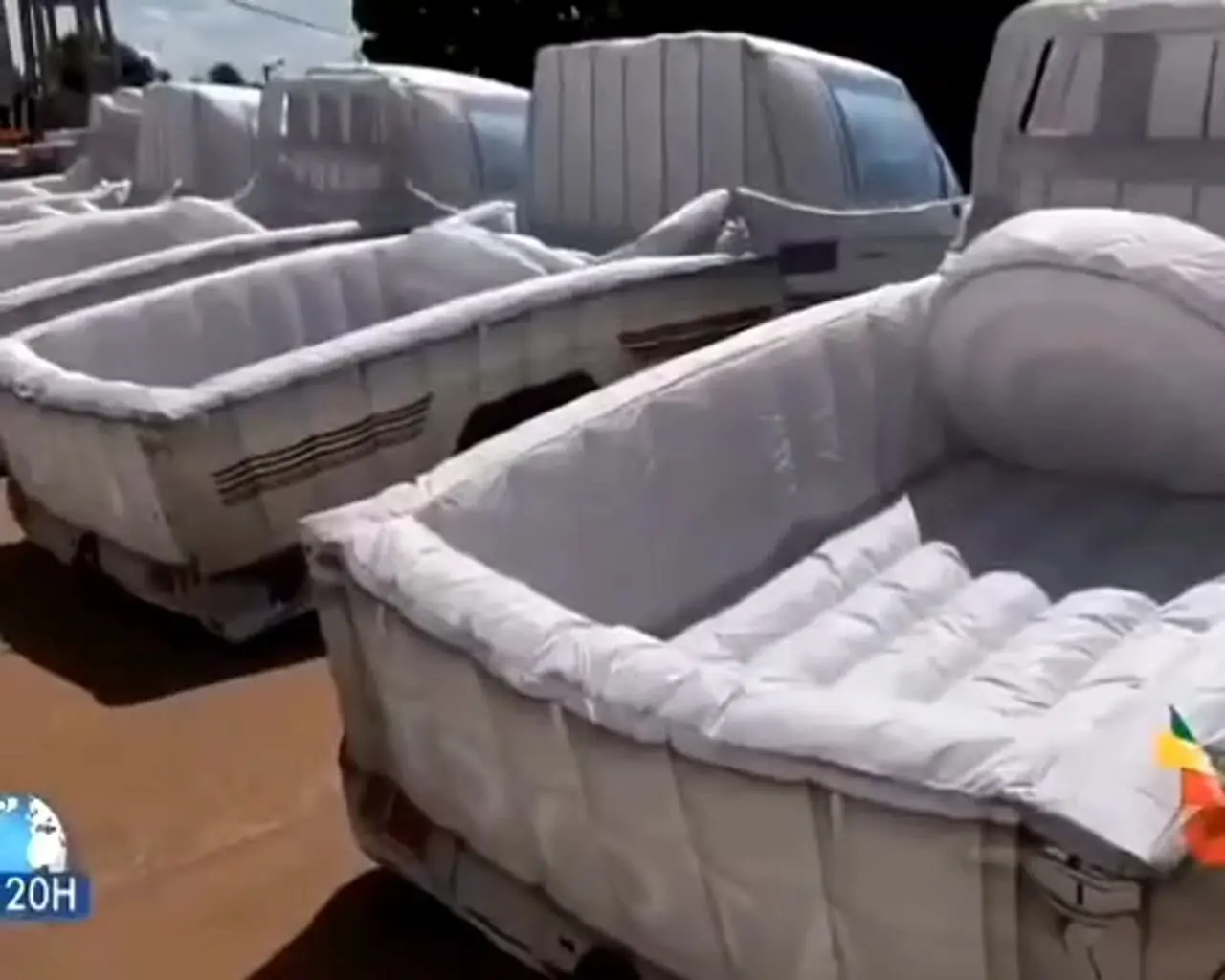 لندکروزهای فیک یمنی برای فریب دشمن