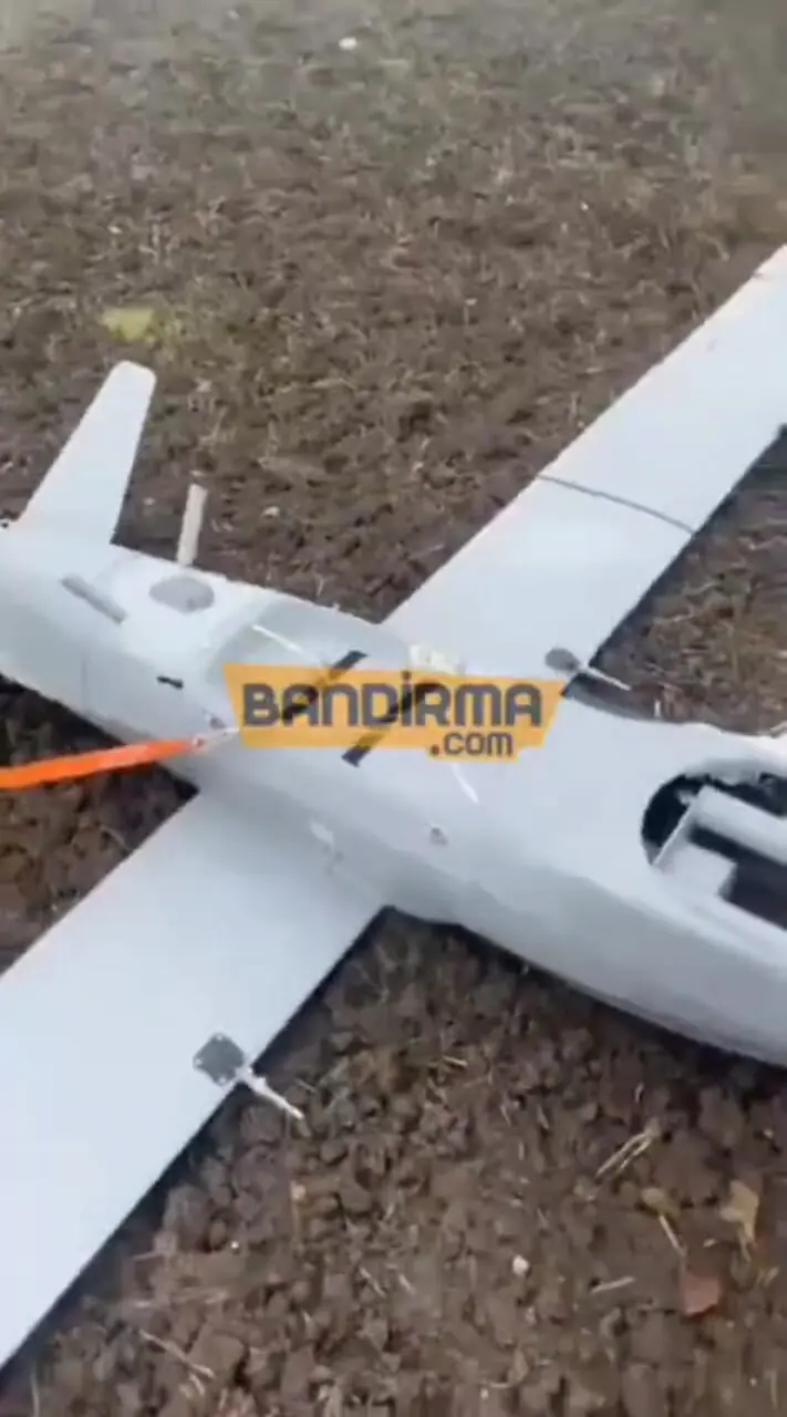 فیلم سقوط یک پهپاد ناشناس در ترکیه