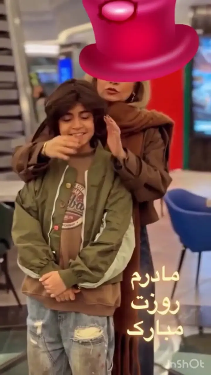 فیلم آواز شاد / حرکت متحیر کننده رایان سرلک به مناسبت .... /  کنار مامانش فقط بوسه آخرش