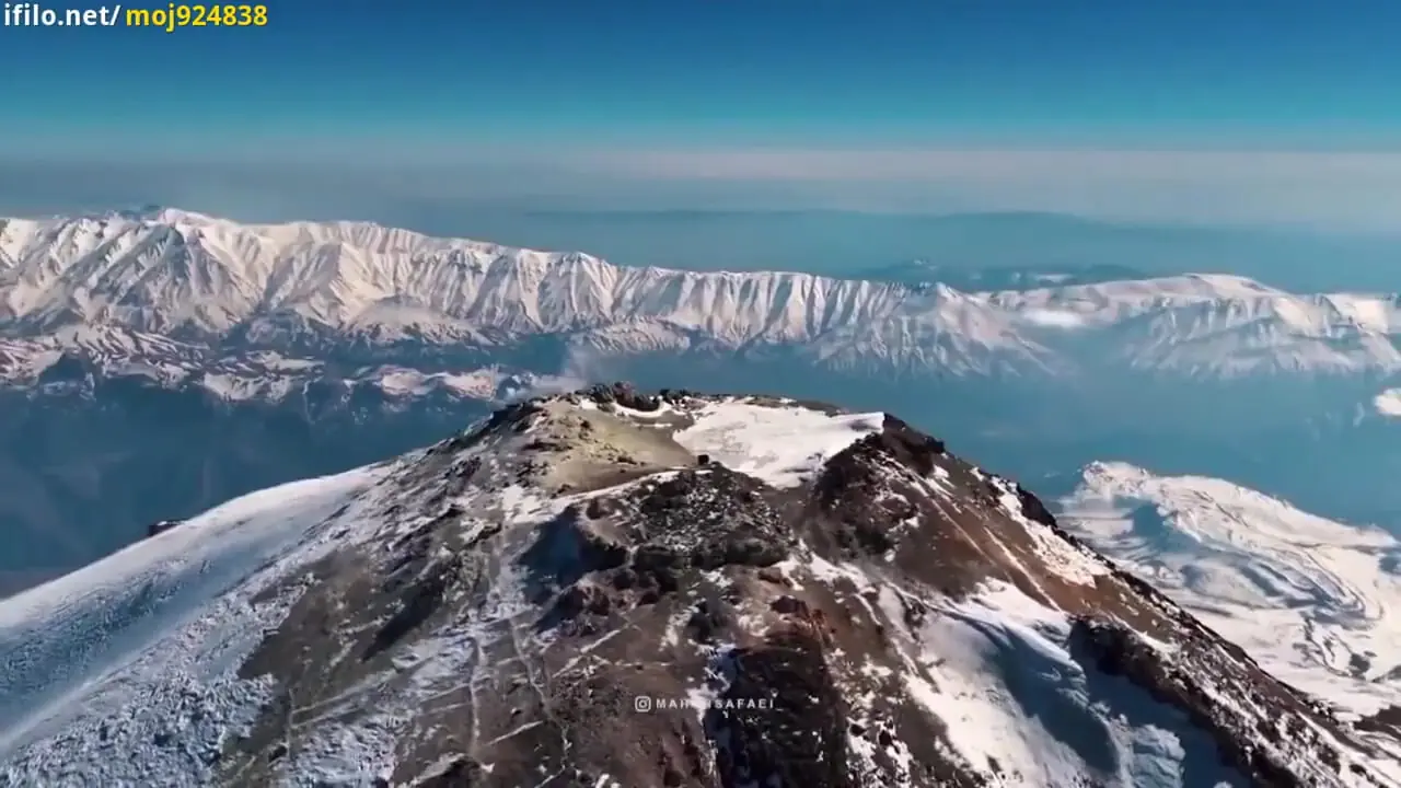 فیلم نمای تماشایی قله دماوند از آسمان