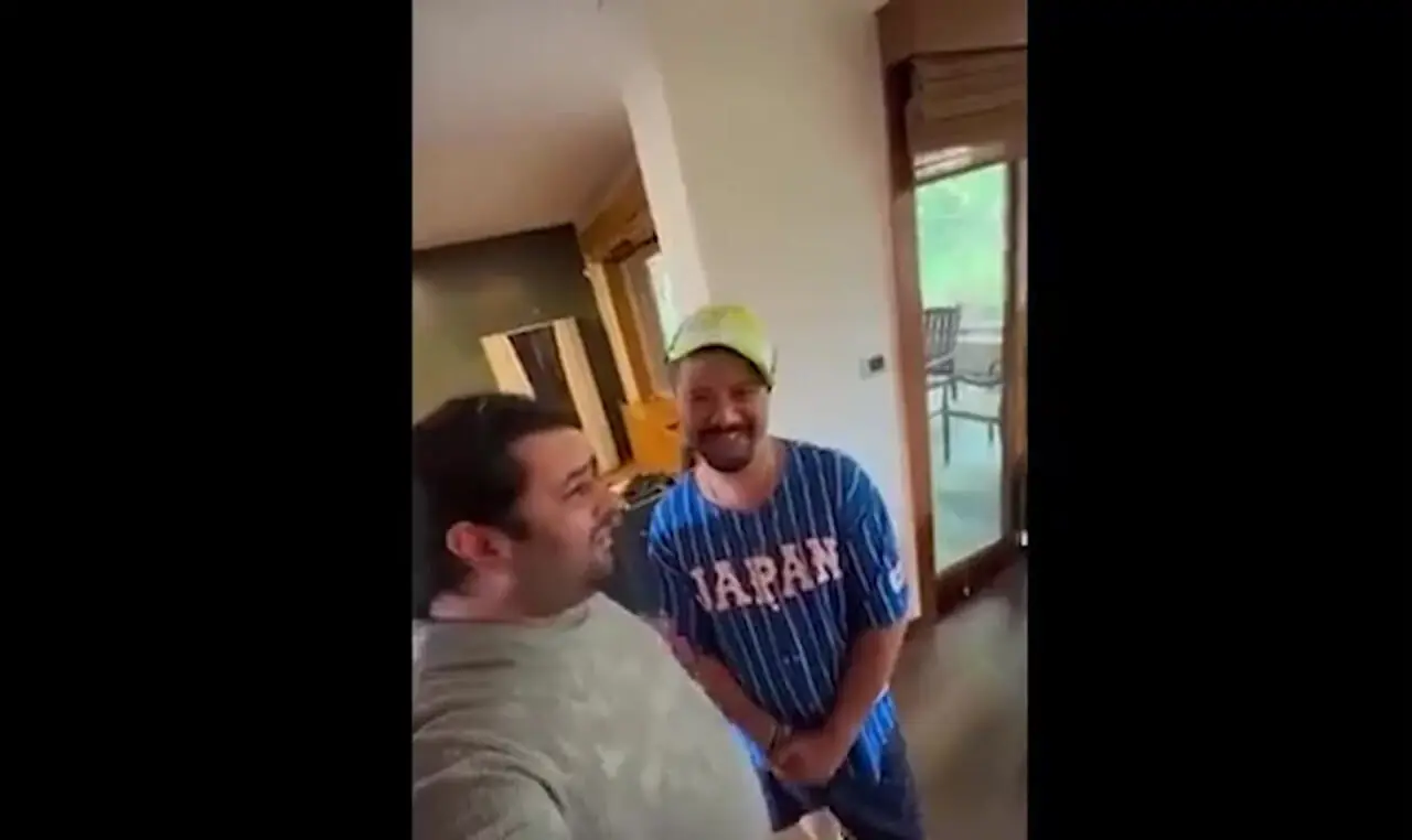 فیلم / نگاهی به چیدمان ویلای 100 متری علی صادقی سلطان کمدی کشورمان با تراس بهشتی، کنسول مدرن، مبلمان راحتی و...