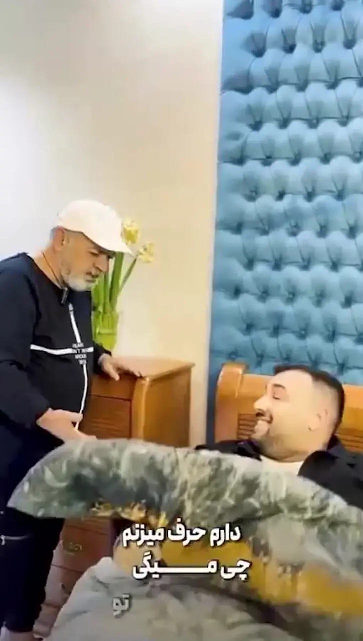 فیلم/ نگاهی به چیدمان و دکوراسیون فوق العاده جذاب خانه حمید لولایی با سلیقه همسر و دختر جوانش