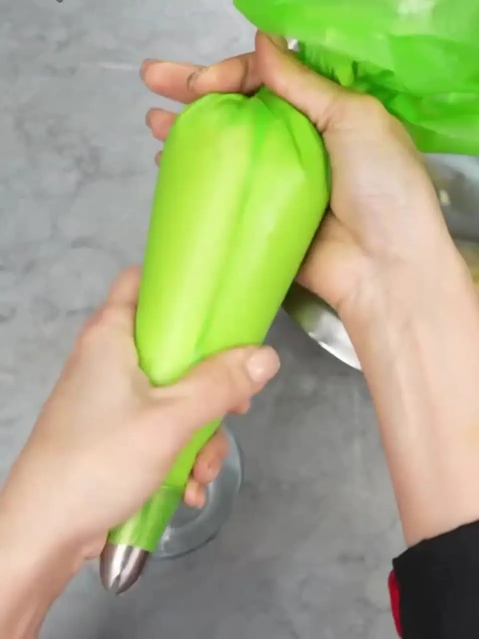 راز خوشمزگی بامیه خانگی در آشپزخانه شما + فیلم