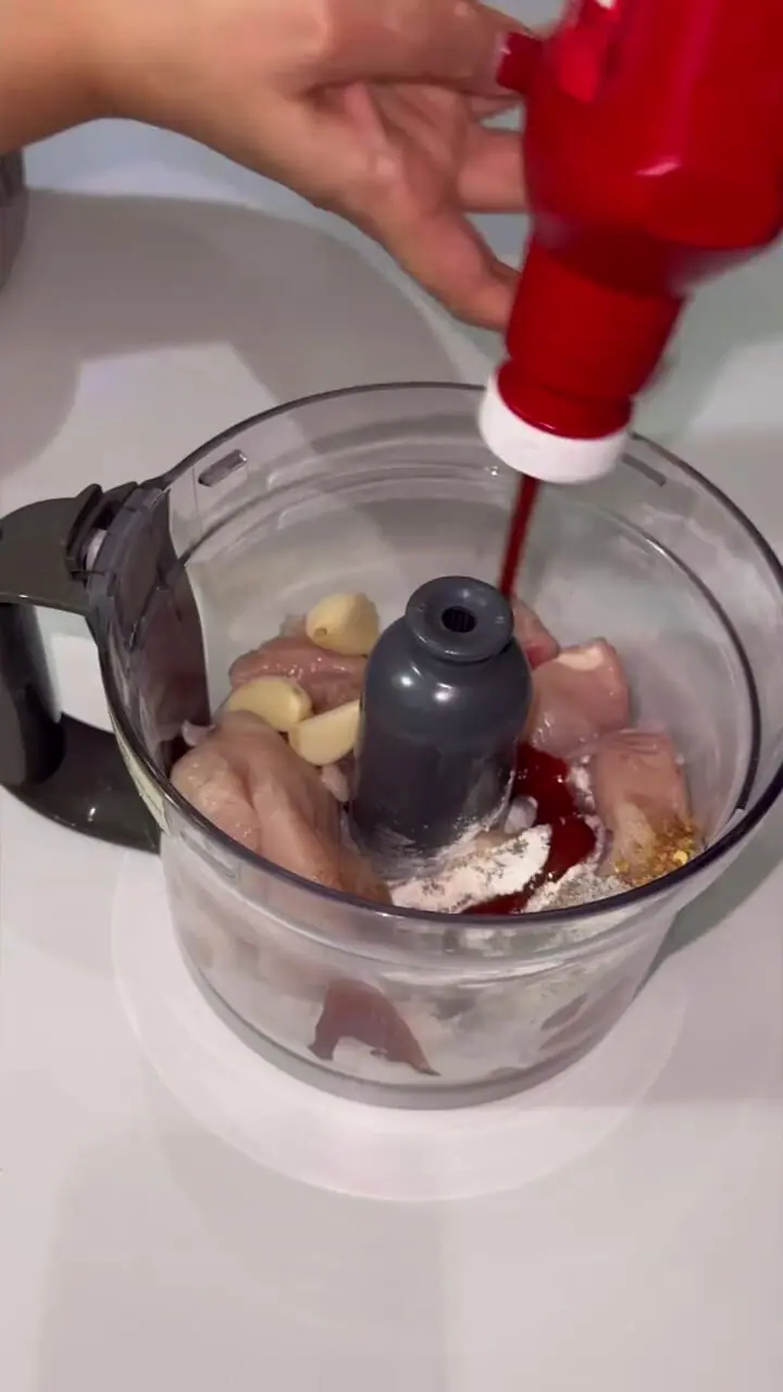 فیلم طرز تهیه کالباس خانگی با مرغ