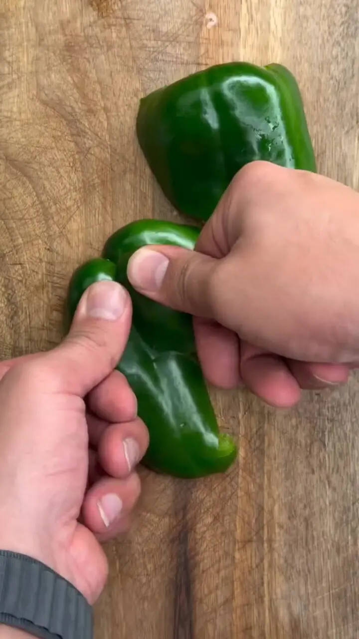 فیلم طرز تهیه بندری با سوسیس مخصوص