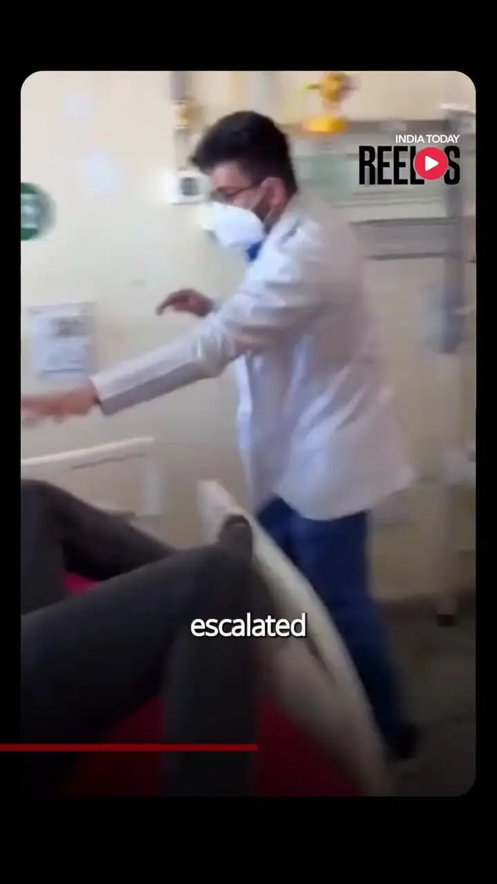 فیلم ضرب و شتم بیمار توسط پزشک