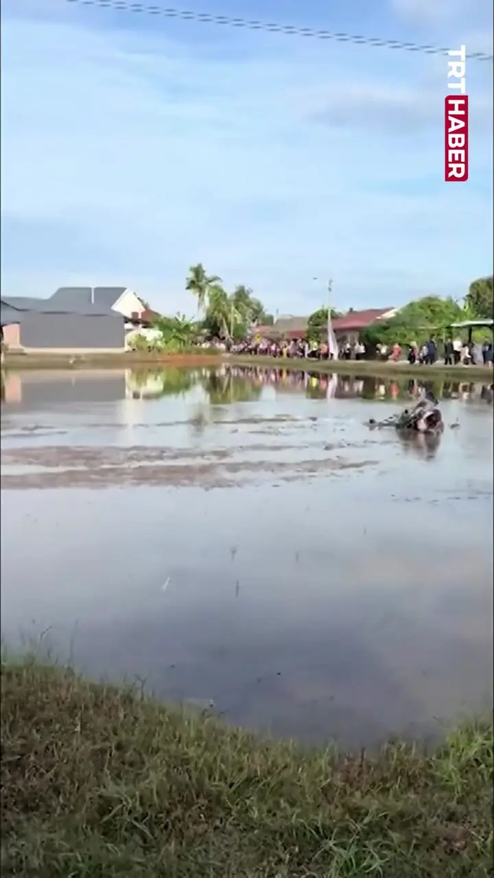 فیلم سقوط پاراموتورسوار پس از برخورد با سیم برق