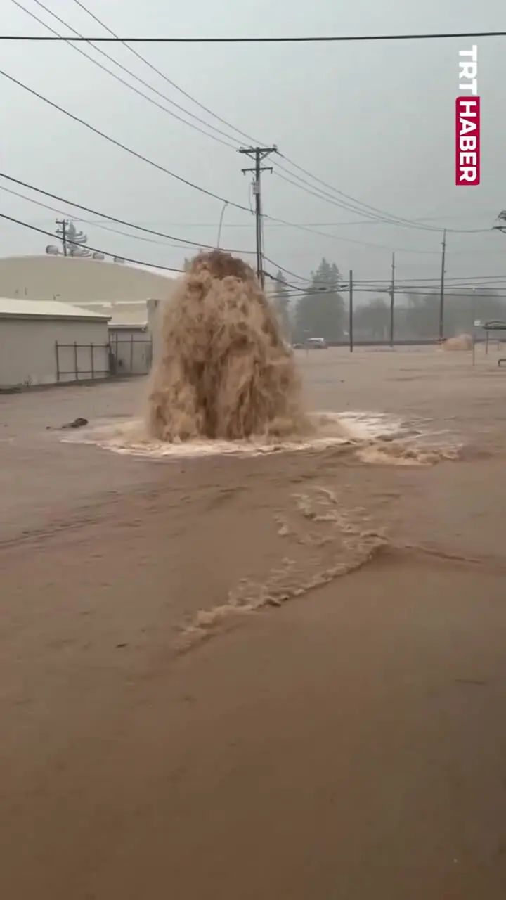 فیلم جاری شدن فاضلاب در محله های مسکونی کالیفرنیا