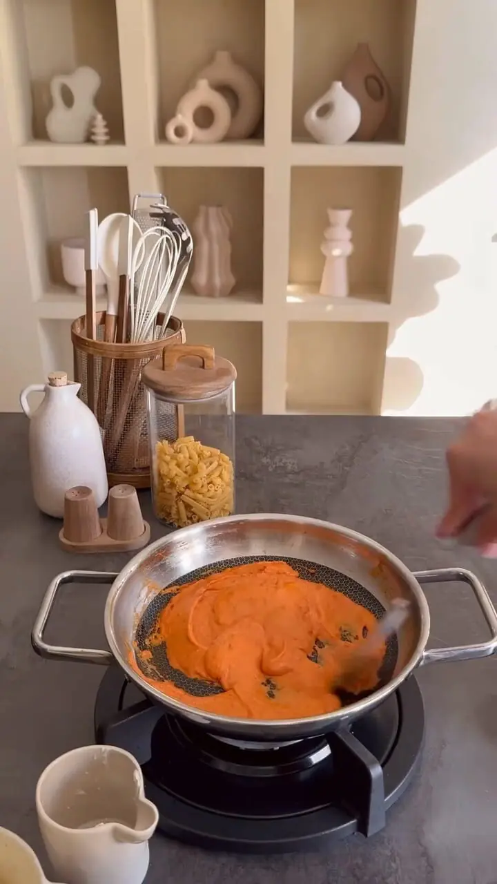 فیلم طرز تهیه پاستای خامه ای خوشمزه