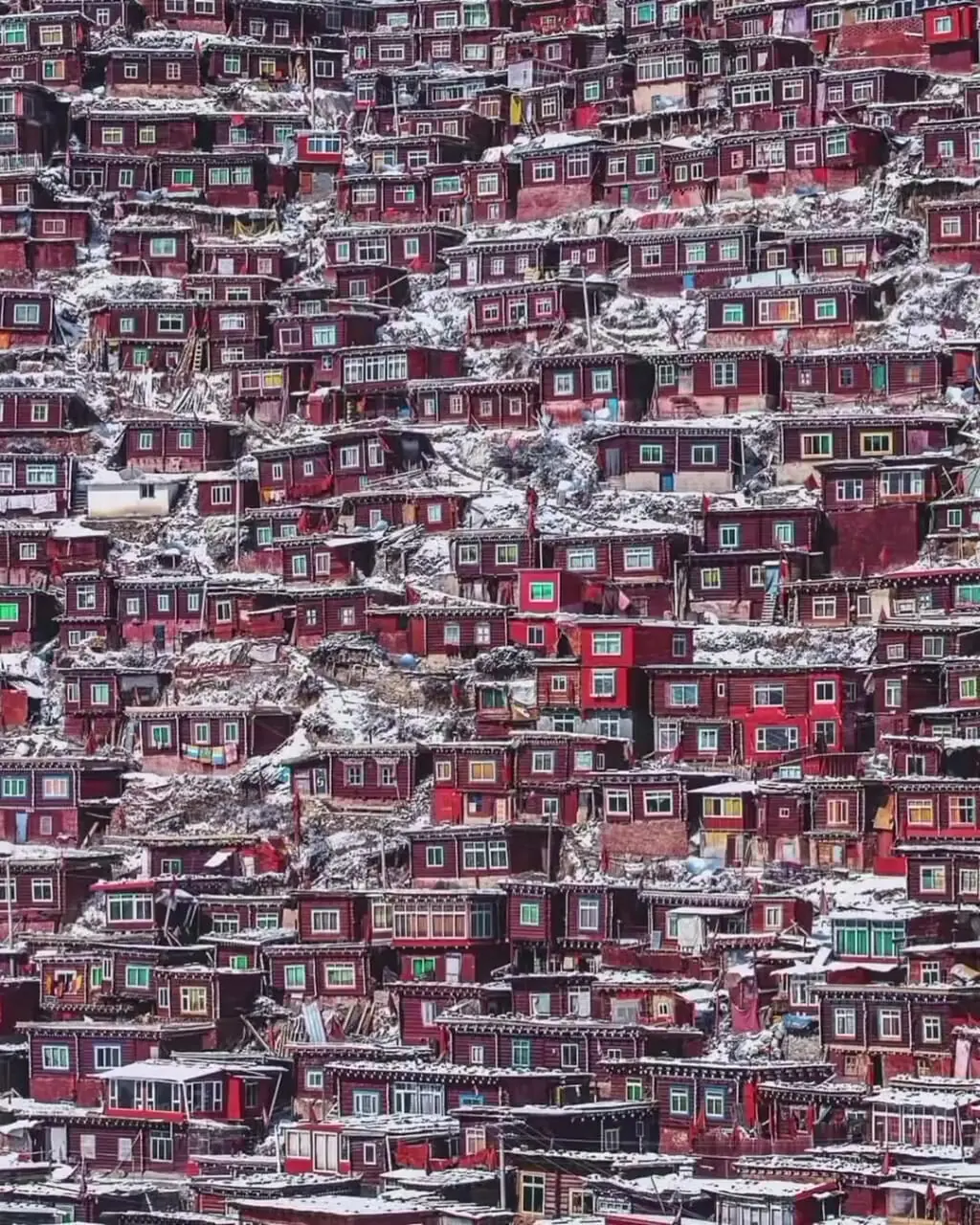 روستای صخره ای آتولیئر در استان سیچوان چین + فیلم