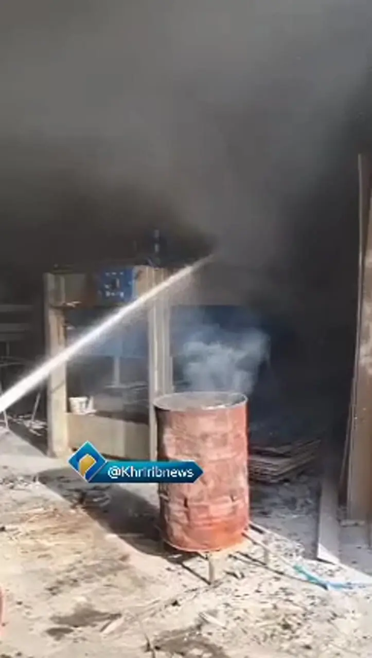 جزئیات آتش‌سوزی گسترده انبار چوب در مشهد / آتش مهار شد + فیلم