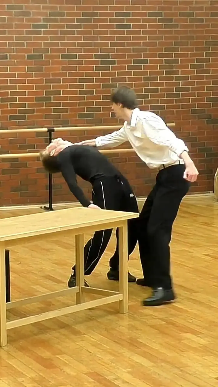 صحنه‌هایی که همه را گول زد؛ ضربات واقعی نبودند! + فیلم