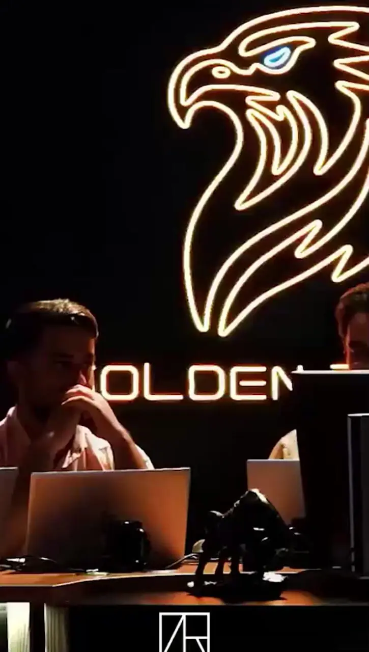 فیلم / تیپ و استایل 10 میلیون دلاری متین ستوده و خانم بازیگران در مسابقه جنگ ستارگان / آقایان   خداداد عزیزی و علی صبوری و ... هم هستند ...