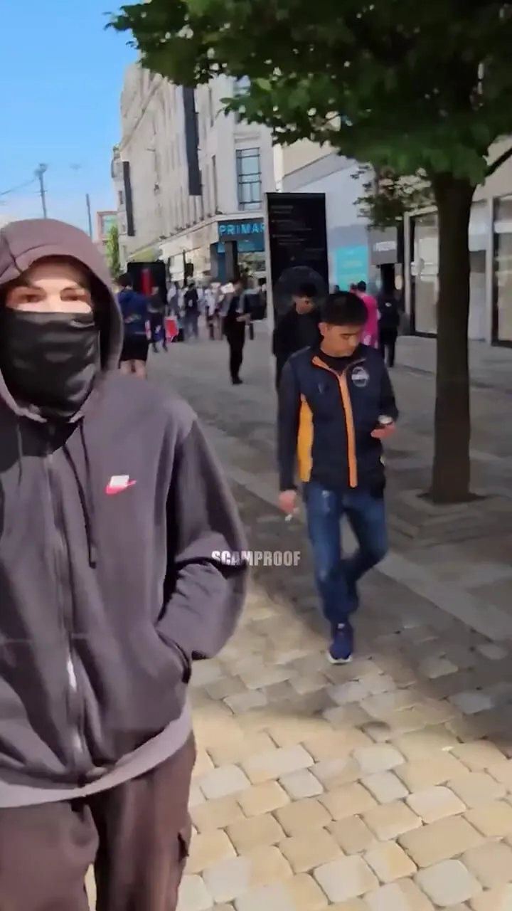 کیف‌قاپ غافلگیر شد؛ حرکت برق‌آسا مثل جان سینا در خیابان + فیلم