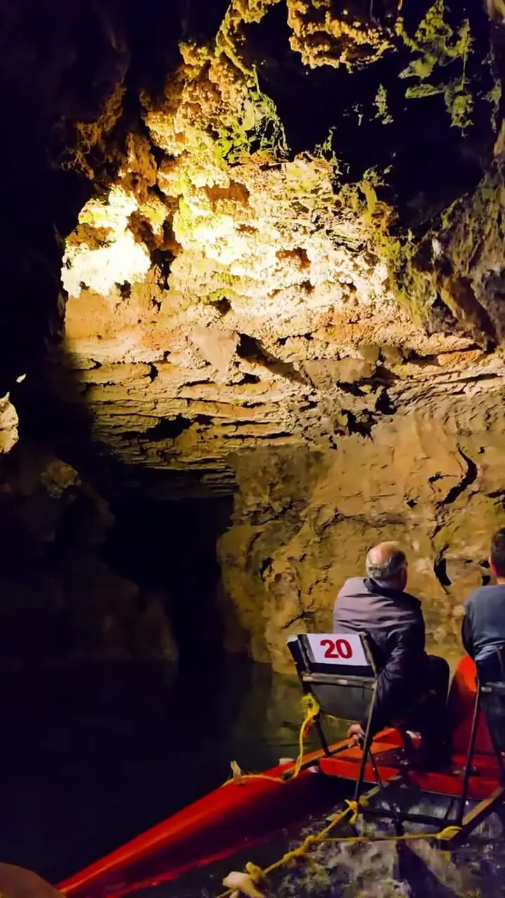 علیصدر؛ روستای شگفتی‌ها در کنار غار آبی افسانه‌ای + فیلم