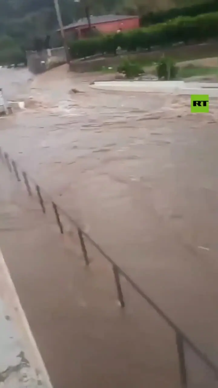 فیلم سیل شدید در جنوب اسپانیا با یک کشته