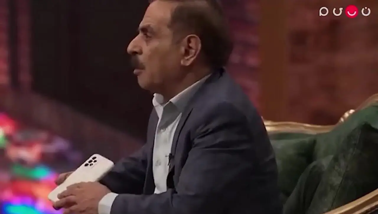 فیلم/ دست قدرت الله ایزدی برای همسرش رو شد: 2 تا موبایل دارم زنم رمز موبایلمو نمیدونه.../ اگه بدونه که بیچاره ام...!