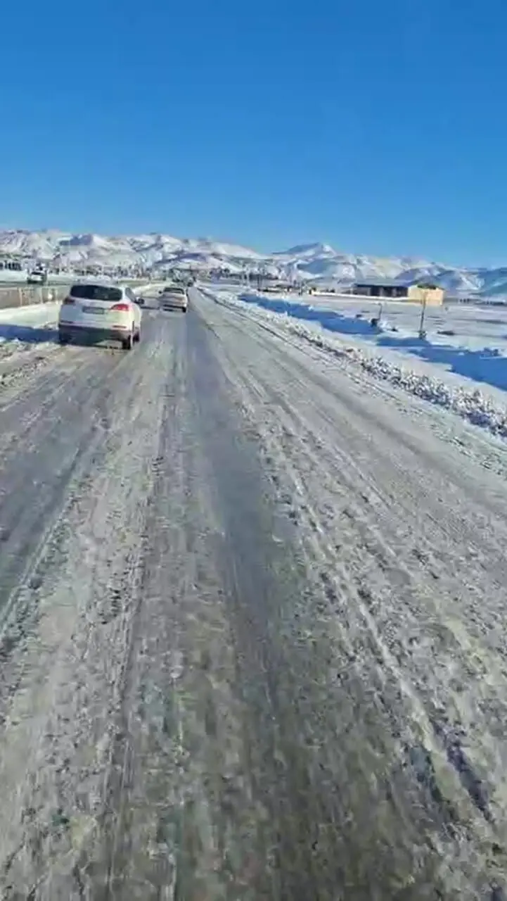 فیلم یخبندان شدید در مسیر کرمانشاه به سنندج
