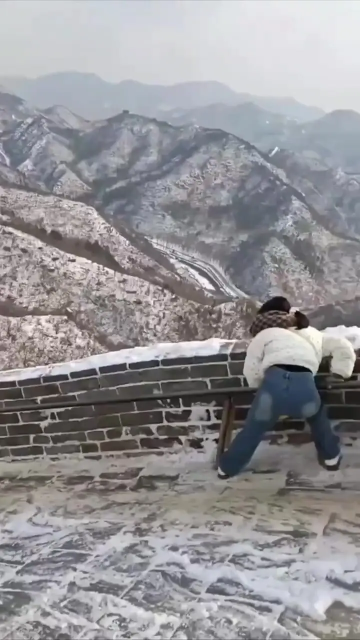 فیلم یخبندان و لغزندگی در دیوار تاریخی چین