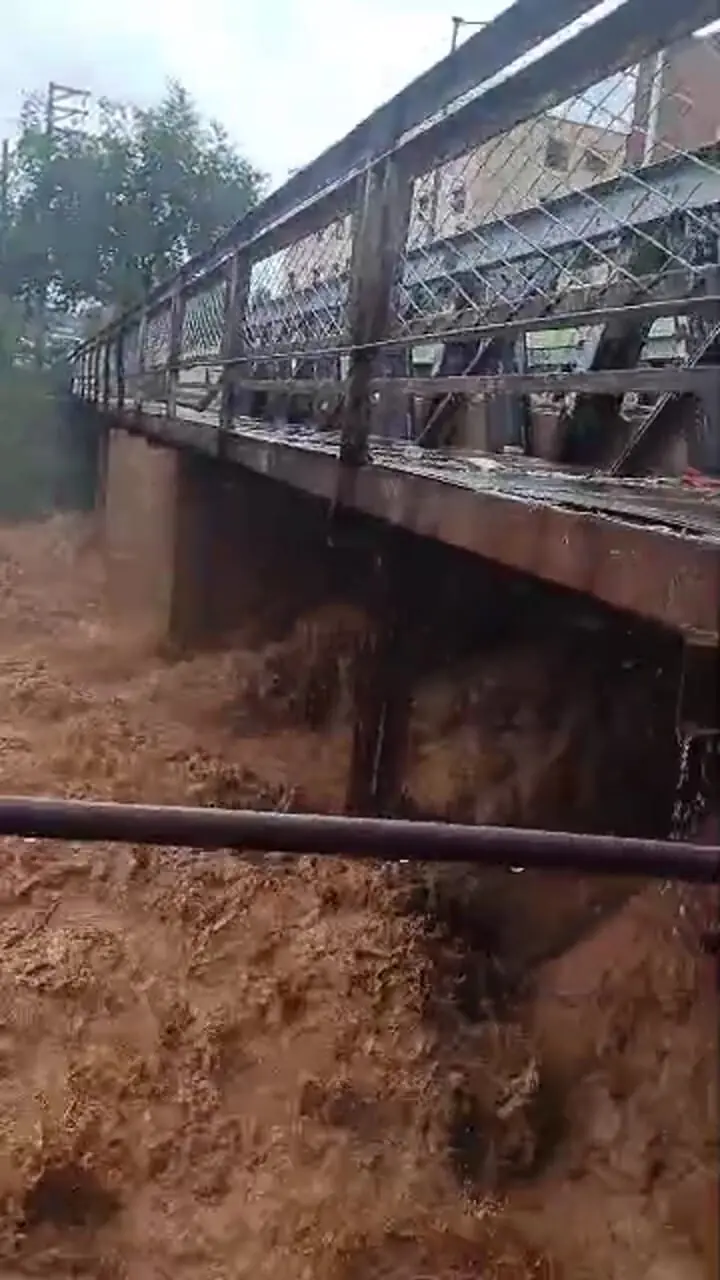 فیلم جاری شدن سیل در مسجدسلیمان خوزستان