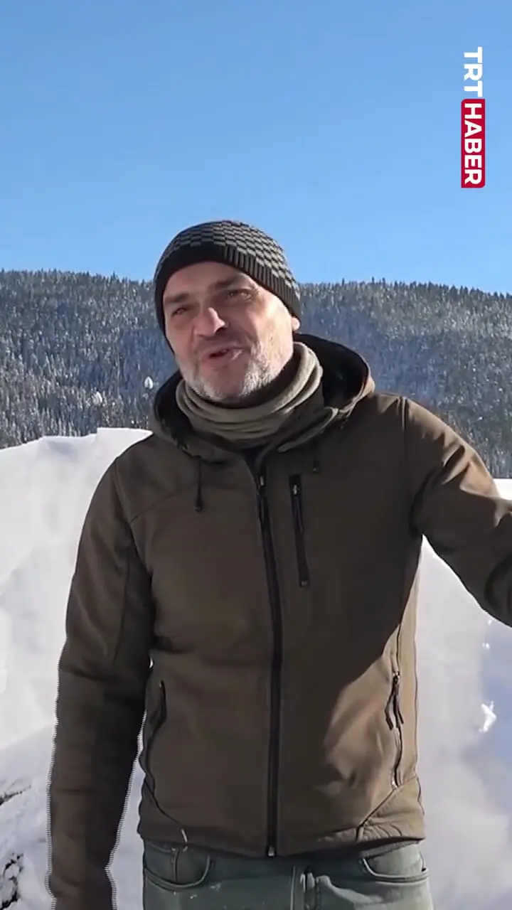 فیلم برف ۱.۵ متری در قسمطونی ترکیه و گرفتار شدن خودروها