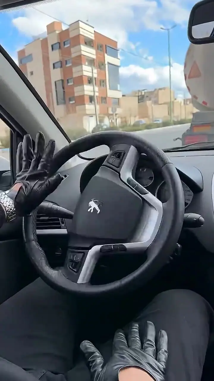 لحظه نفس‌گیر / گردش به آخرین لحظه و فرار از مرگ در تصادف + فیلم