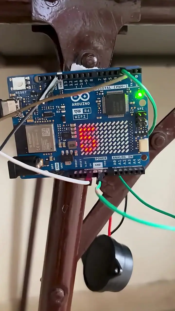 فیلم تکنولوژی سرگرم کننده برای میز کار