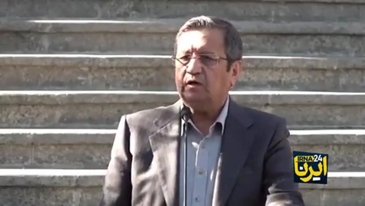 همتی: بر اساس ضوابط تعیین شده طبق قانون با بانک های ناتراز برخورد می کنم + فیلم