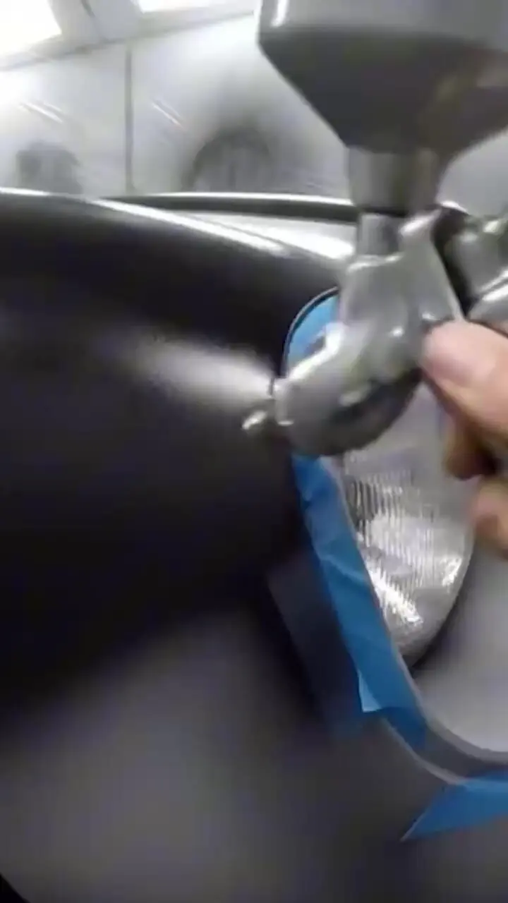 پیکان نقره‌ای؛ بازگشت یک افسانهٔ مسابقه‌ای + فیلم