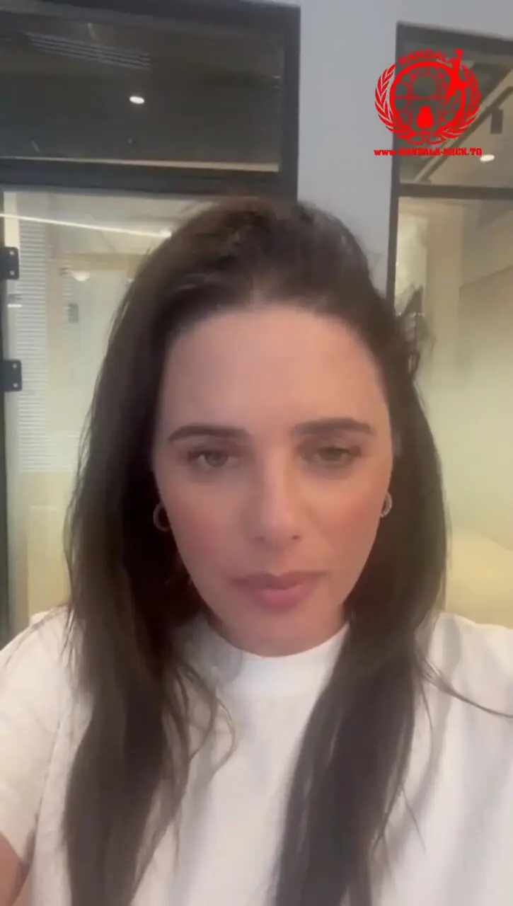 فیلم دسترسی هکرها به تصاویر شخصی وزیر سابق امور خارجه