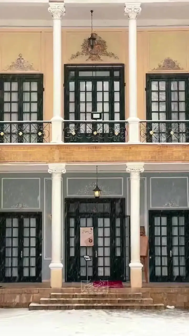 فیلم جلوه زمستانی کاخ نیاوران در تهران