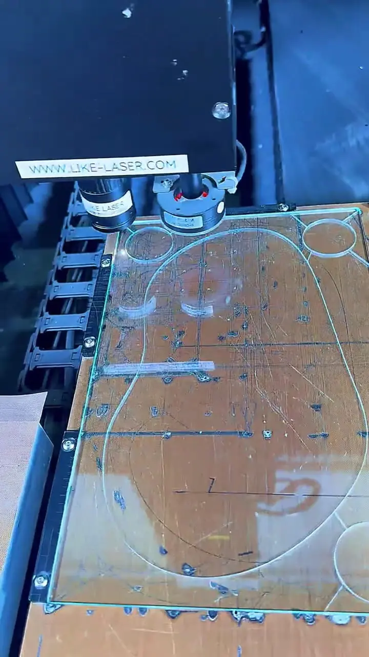 فیلم عملکرد پیشرفته دستگاه لیزر شیشه