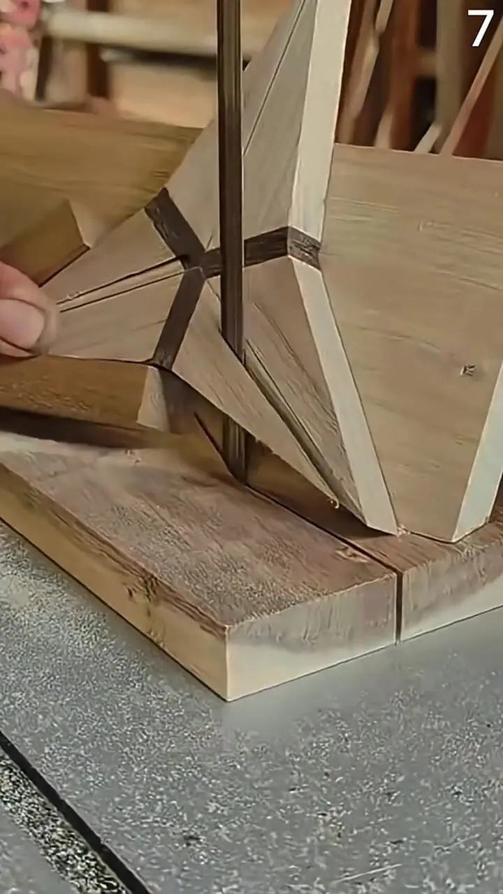 فیلم دستگاه اره فوق العاده تیز برای برش چوب